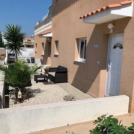Poolside Ground Floor - B105 Walnut Grove * Пафос