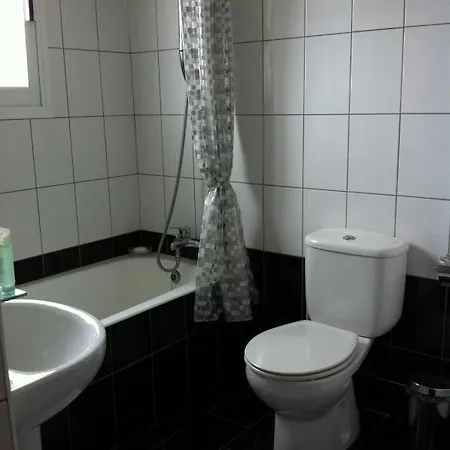 Poolside Ground Floor - B105 Walnut Grove Апартаменты *